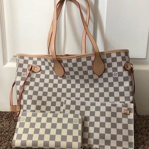 LV Purse & Wallet